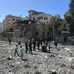 Foto de archivo de una casa bombardeada por el Ejército israeli en el barrio de Sabra en la ciudad de Gaza, norte de la franja , EFE/ Ahmad Awad
