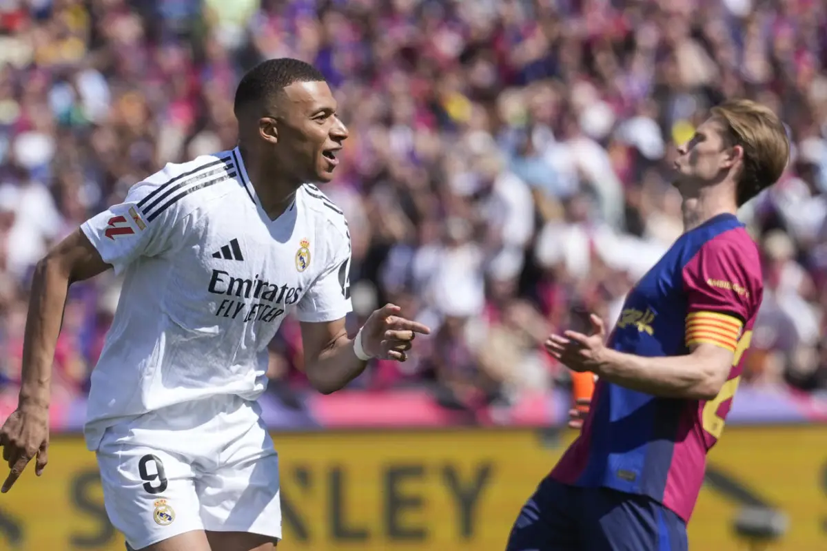 Celebración de Kylian Mbappé ante el FC Barcelona - EFE