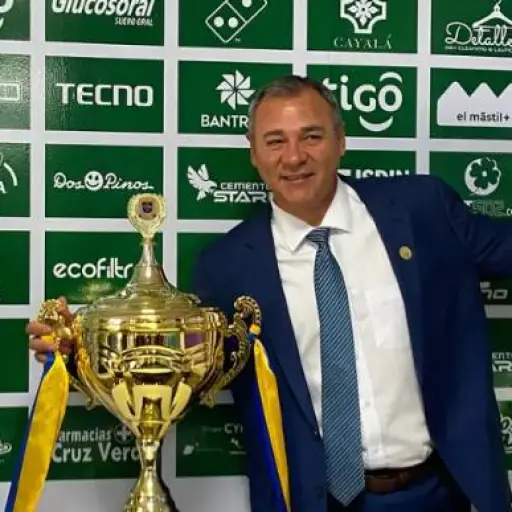 Mauricio Tapia va por su cuarto título con Antigua G. F. C. 