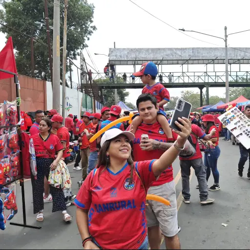 Afición de Municipal abarrotan el estadio El Trébol 