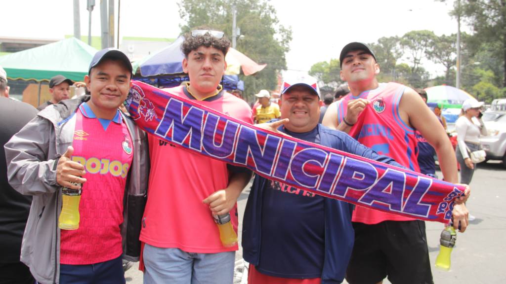 Afición de Municipal previo a la final de vuelta del Clausura 2025 ante Antigua GFC | Alex Meoño
