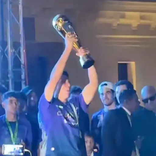 Antigua presenta el trofeo a la afición 