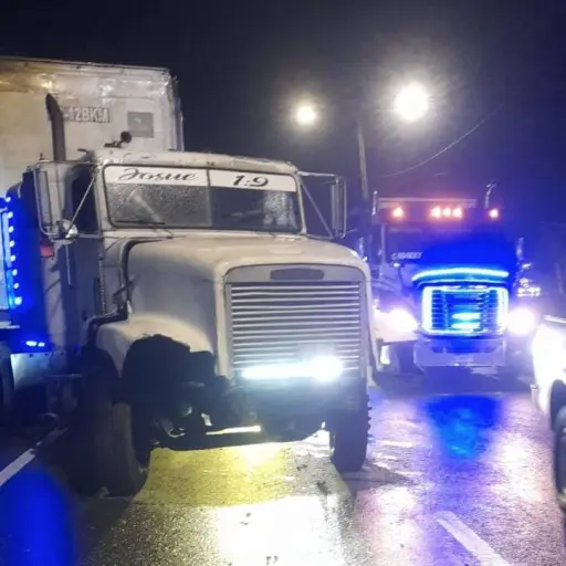 Una colisión ocurrió en el km. 17.5 de la ruta Interamericana. ,PMT de Mixco