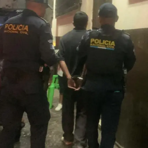 El presunto agresor sexual fue trasladado ante las autoridades respectivas para dilucidar su situación legal. ,PNC