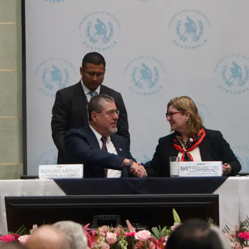 Las autoridades de la CorteIDH y funcionarios de Guatemala, incluido el presidente Bernardo Arévalo, es reunieron en el Palacio Nacional. ,Omar Solís/Emisoras Unidas