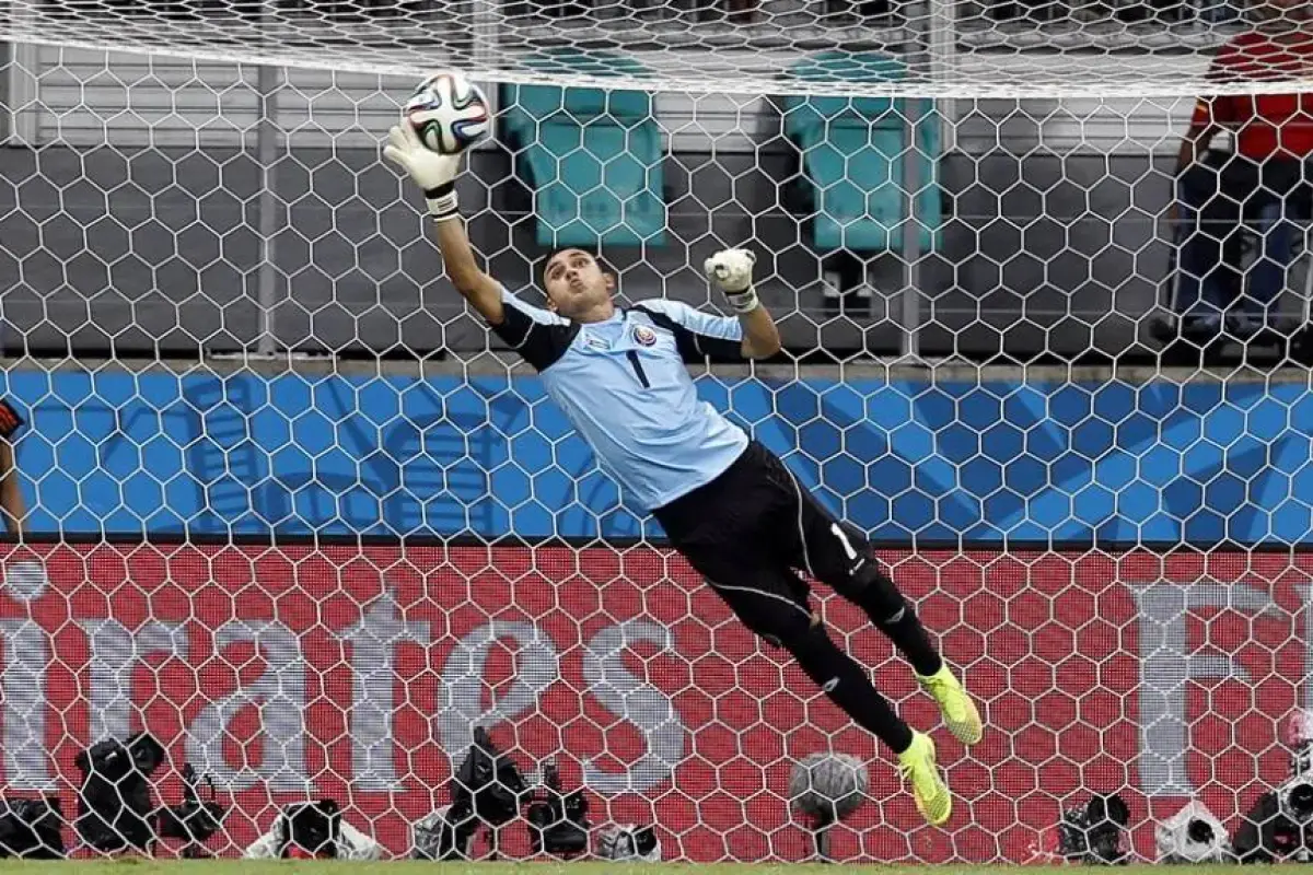 Keylor Navas está en la lista preliminar dada a conocer por Miguel Herrera 