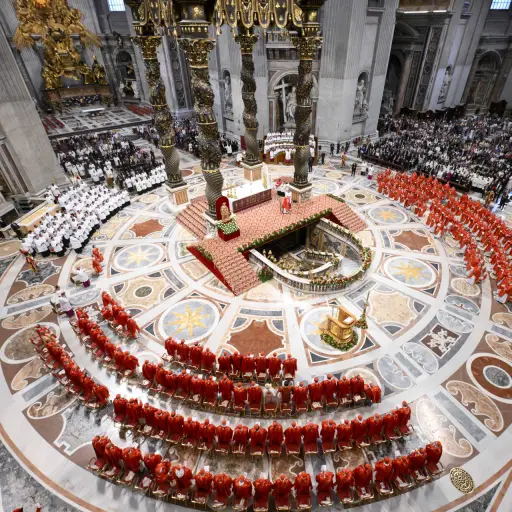 Cardenales terminan misa 