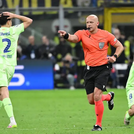 Szymon Marciniak, árbitro del partido entre Inter y Barcelona - EFE