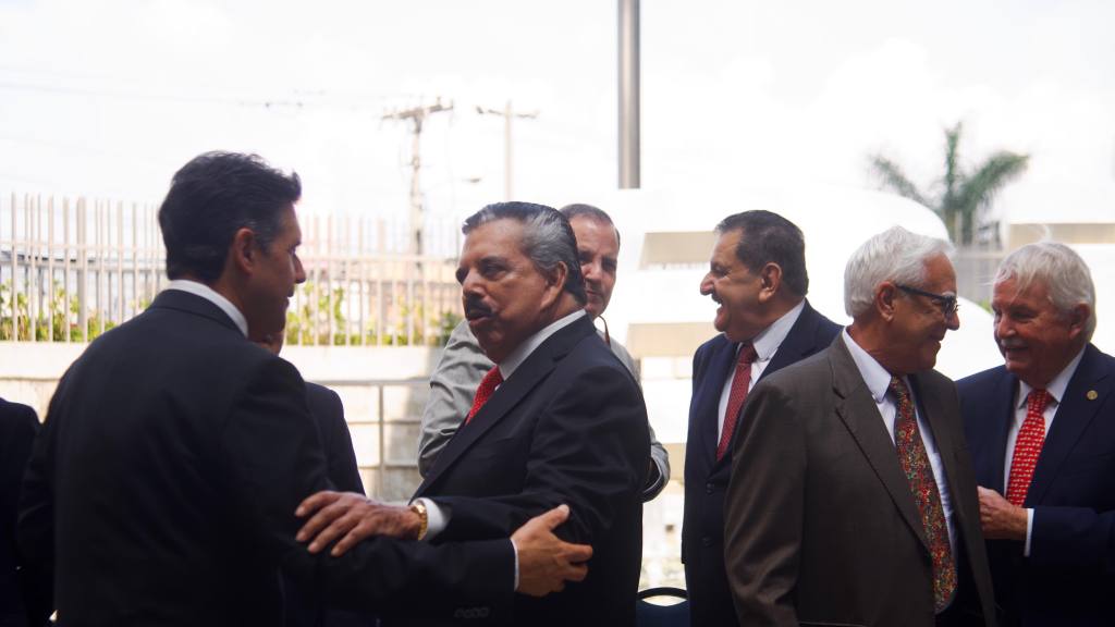 Conmemoran centenario del Club Rotario en izada de la bandera de Guatemala | Omar Solís