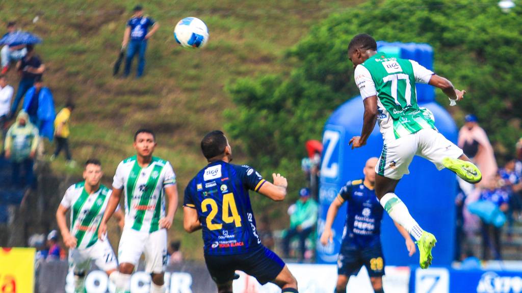 Partido entre Cobán Imperial y Antigua GFC por la semifinal de ida del Clausura 2025 | Antigua Esportiva