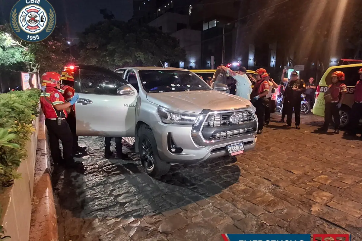 Ataque armado en zona 10 deja un muerto., Foto Bomberos Municipales 