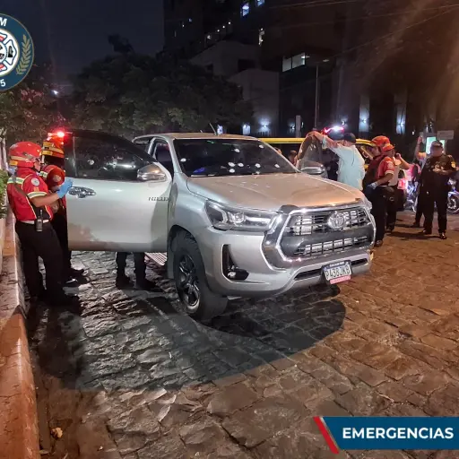 Ataque armado en zona 10 deja un muerto. ,Foto Bomberos Municipales 