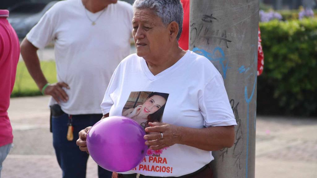 Marchan para pedir justicia por la muerte de Melissa Palacios  | Álex Meoño