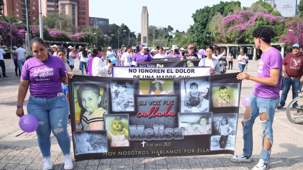 Marchan para pedir justicia por la muerte de Melissa Palacios  | Álex Meoño