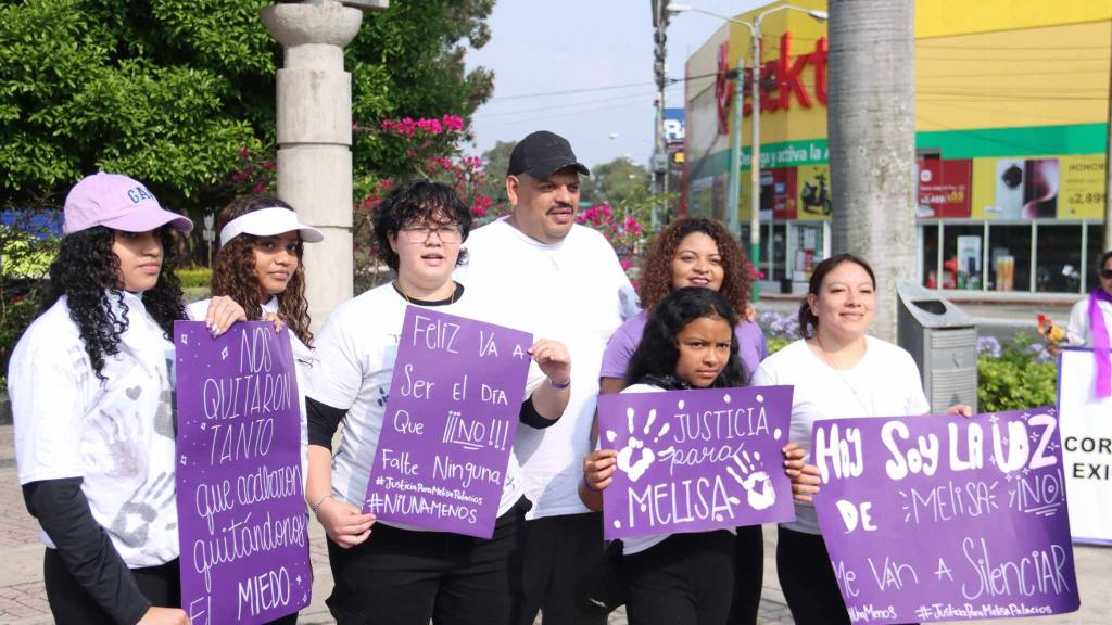 Marchan para pedir justicia por la muerte de Melissa Palacios  | Álex Meoño