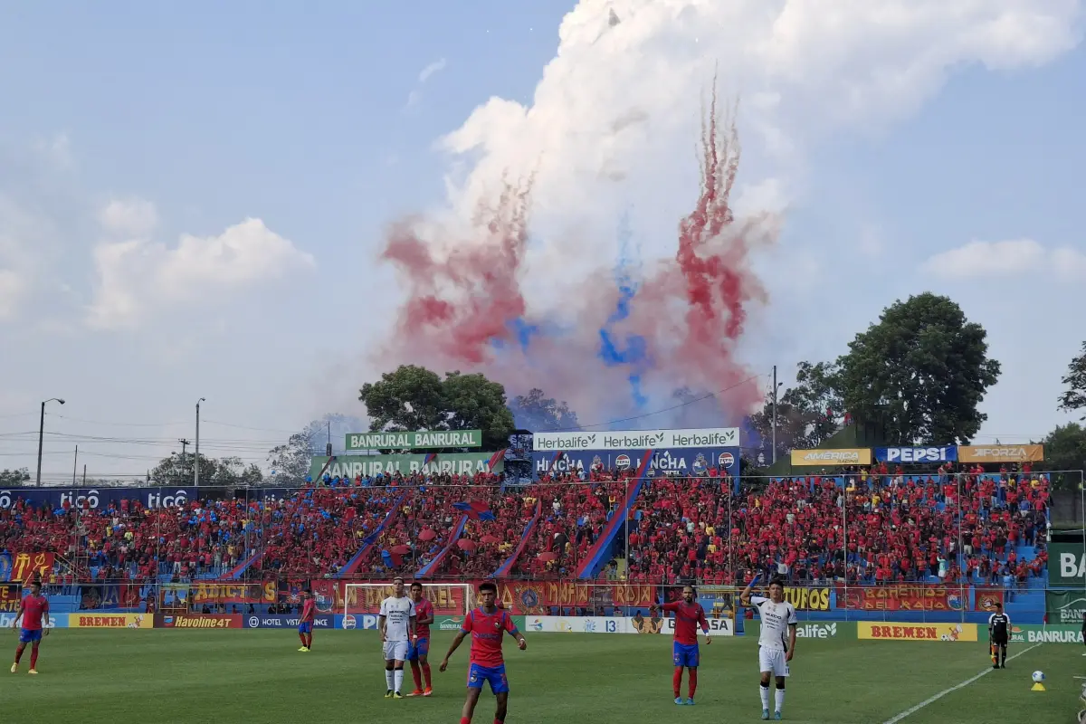 Afición del CSD Municipal - Alex Meoño