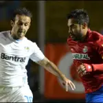 Carlos Ruiz alza la voz en defensa del Moyo Contreras tras agresión de aficionadost