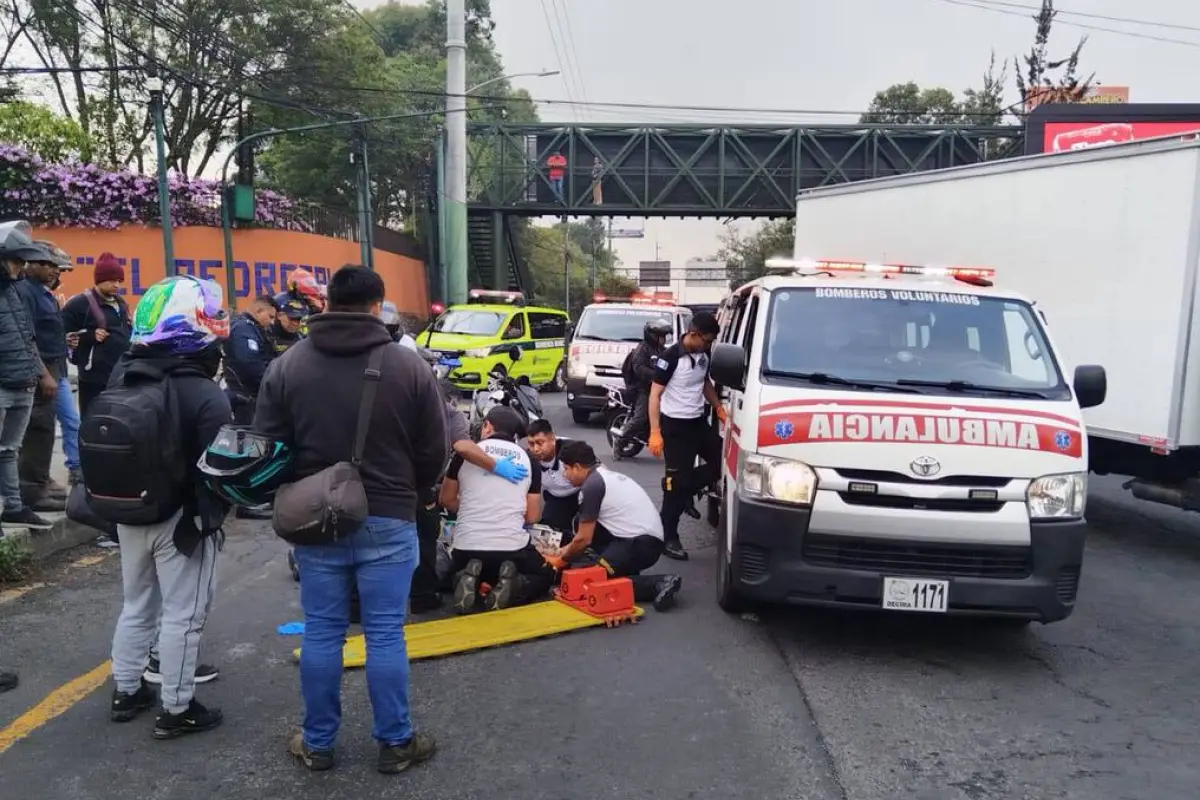 Los cuerpos de socorro intentaron reanimar a la víctima, sin resultados positivos., Municipalidad de Mixco