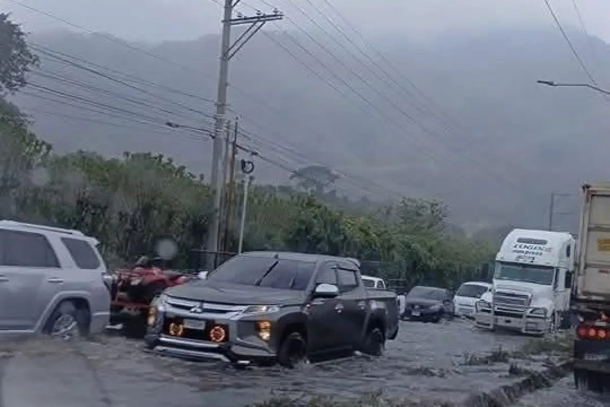 Inundación kilómetro 36 ruta al Pacífico., Foto Conred