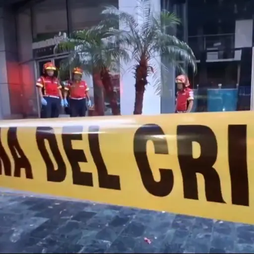 El ataque armado fue perpetrado frente a un edificio de la zona 10 capitalina.  ,Captura de pantalla. 