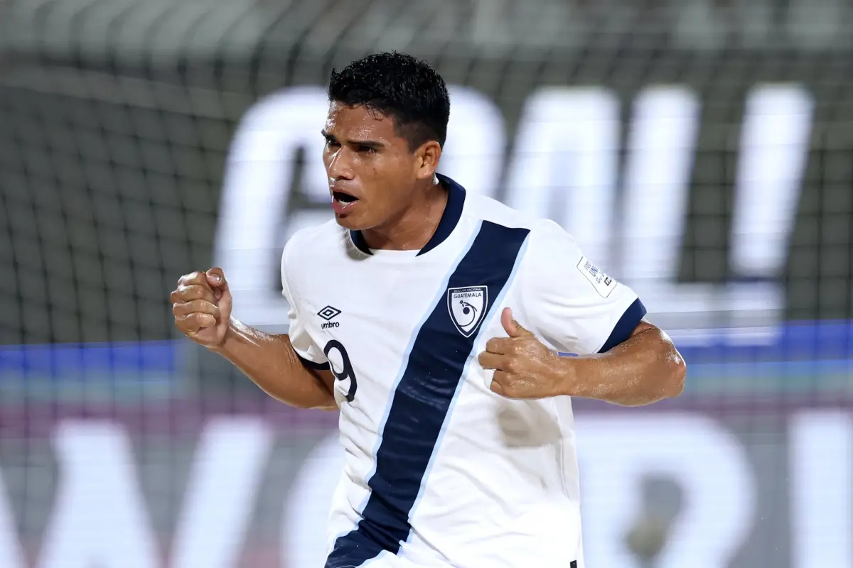 Miguel González anotó 4 golees en el triunfo de Guatemala 