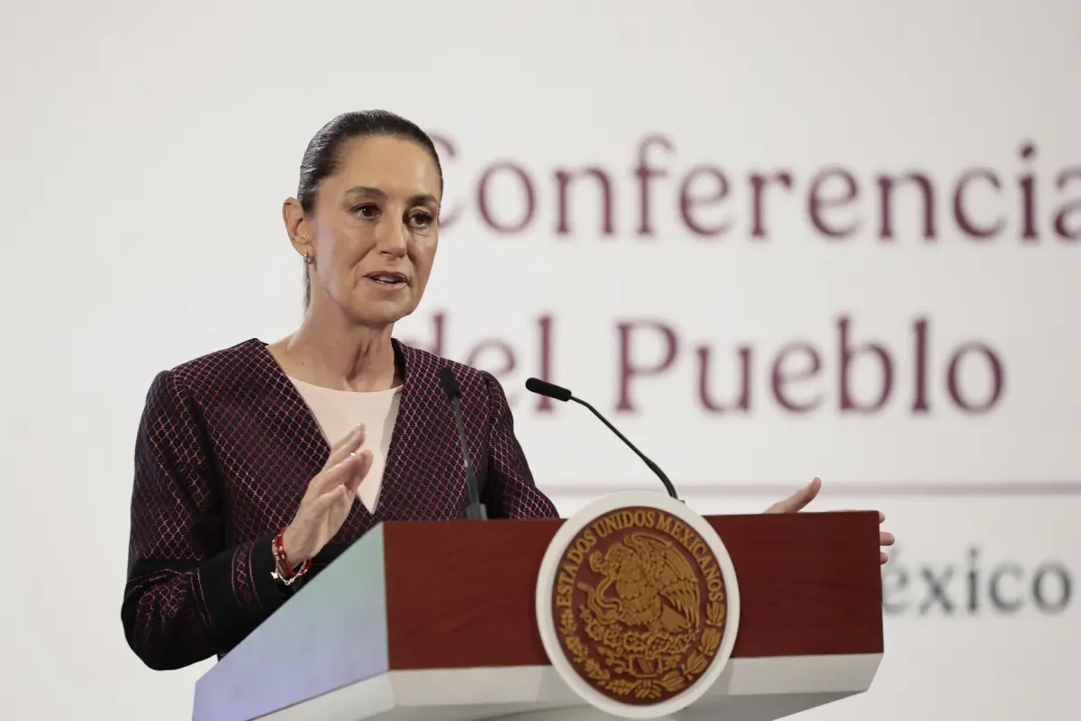La presidenta de México, Claudia Sheinbaum, participa durante su conferencia de prensa en Palacio Nacional de la Ciudad de México (México),   EFE/José Méndez
