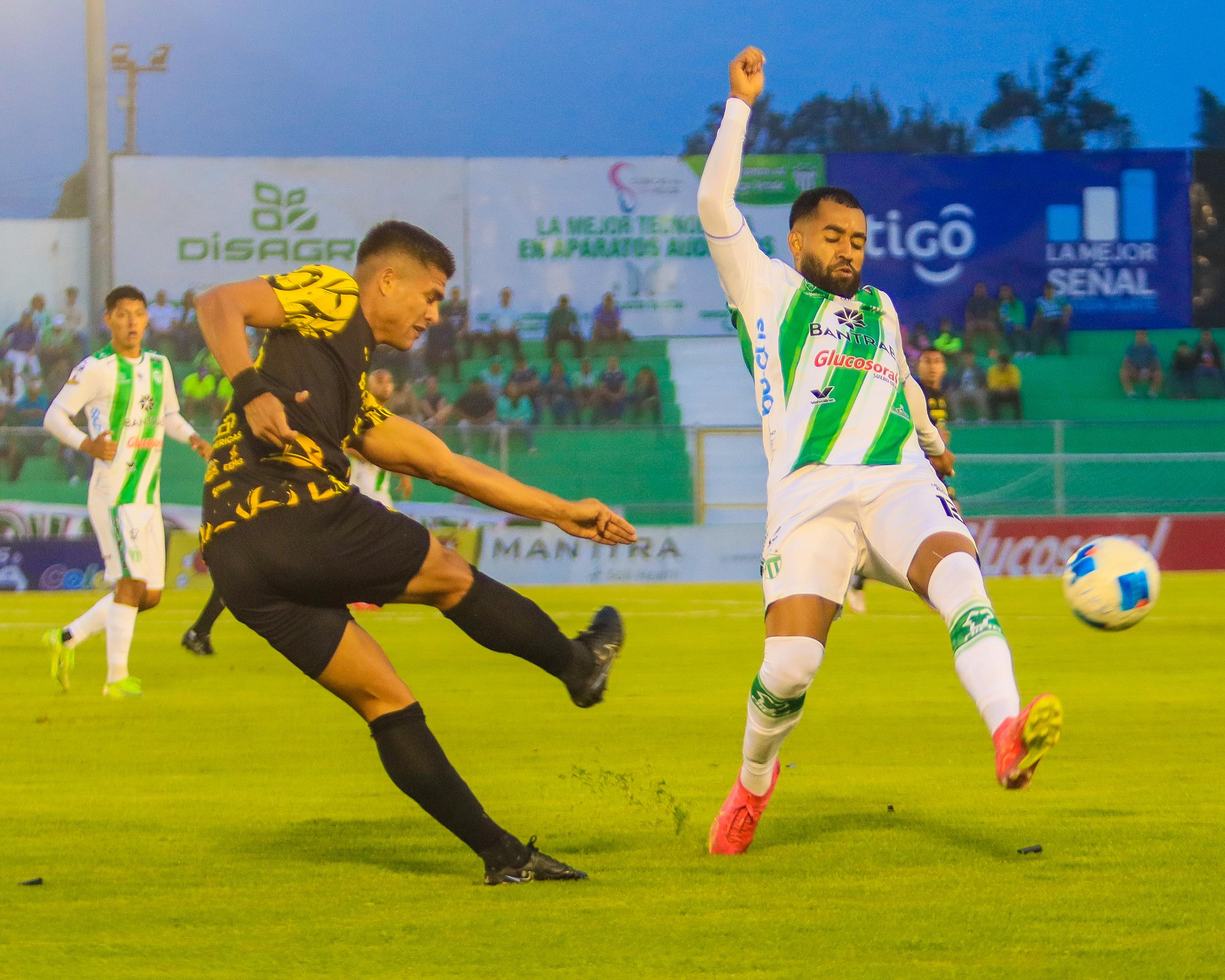 Partido entre Antigua GFC y Guastatoya por los cuartos de final del Torneo Clausura 2025 / Antigua Esportiva