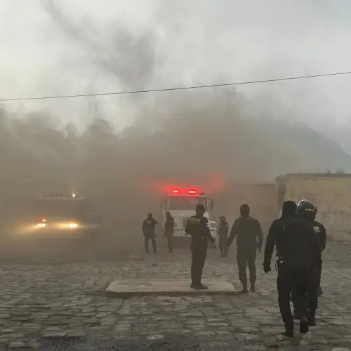 Los Bomberos Voluntarios no reportaron heridos por el siniestro en el penal de Xela. ,Bomberos Voluntarios