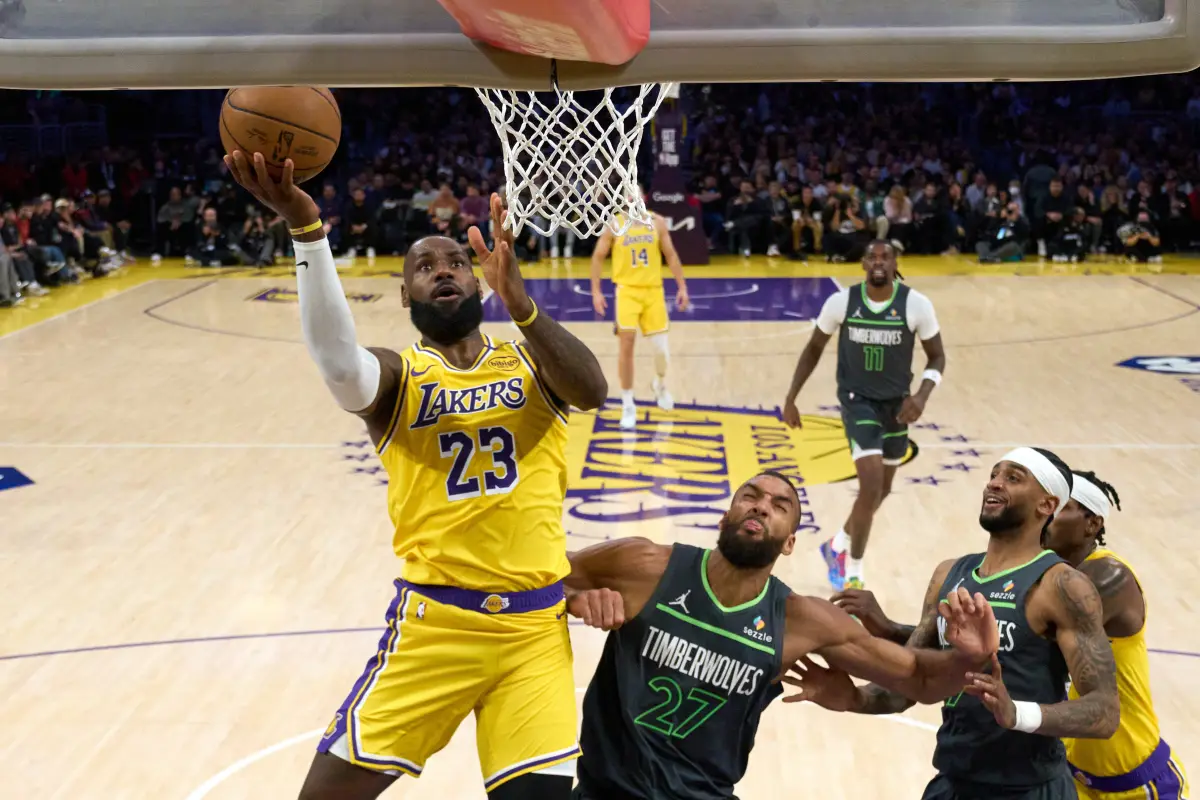 Los Minnesota Timberwolves eliminaron este miércoles a Los Angeles Lakers llevándose por 1-4 la serie de primera ronda 
