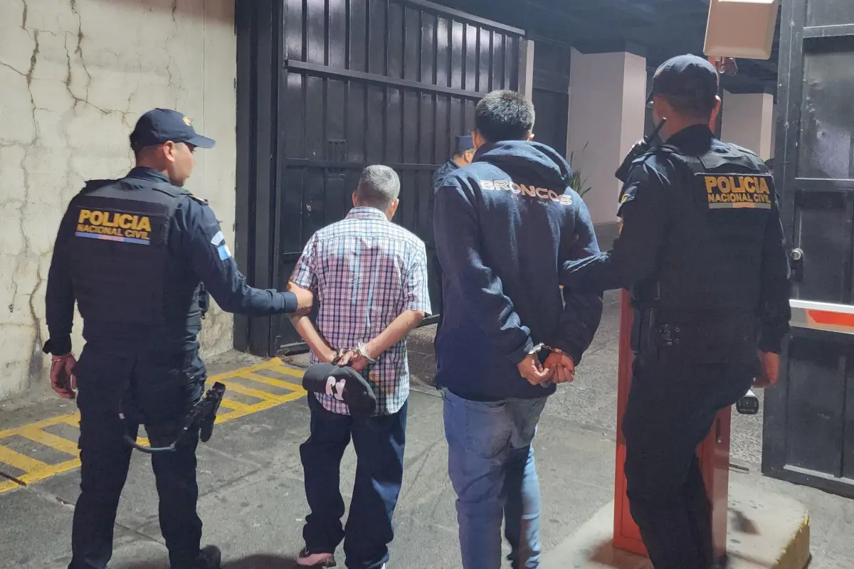 Alvin Enmanuel Maldonado López, de 24 años, y Adelmo Rosalindo Godínez, de 60 años, fueron capturados, Foto PNC