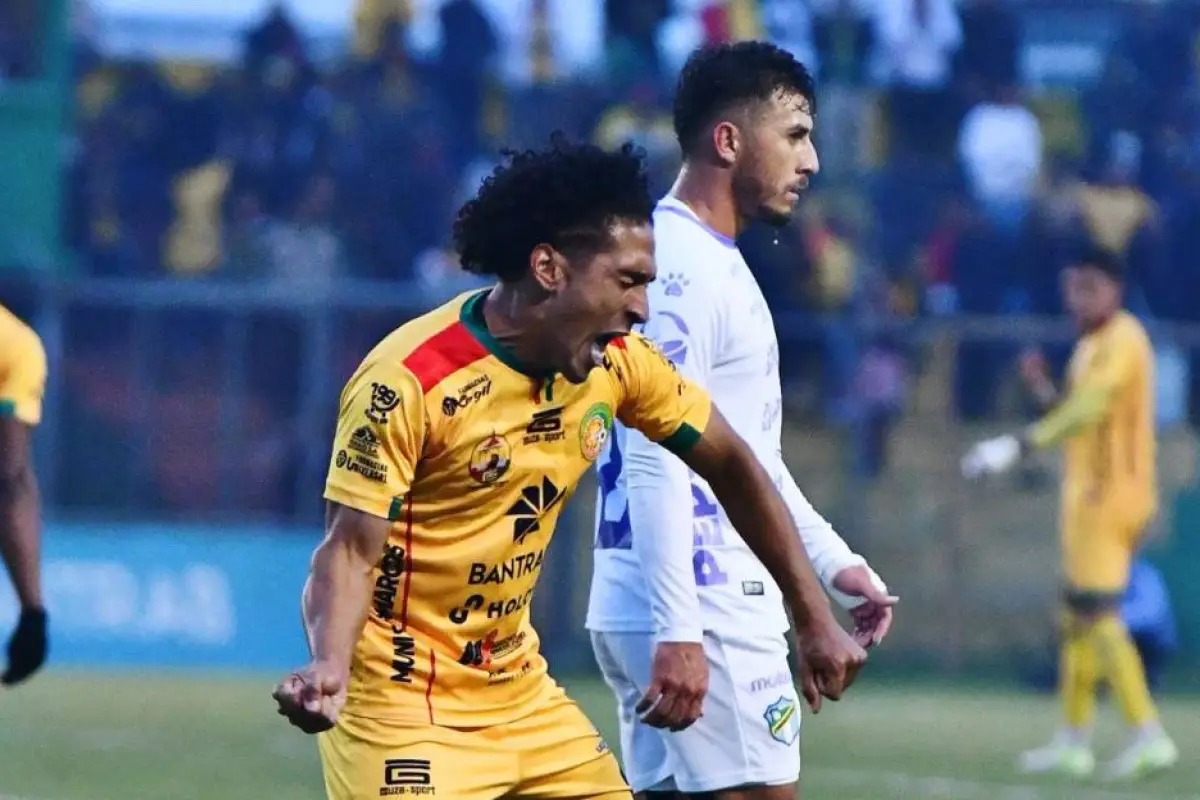 Deportivo Marquense actuó como local y sacó un buen resultado ante Comunicaciones 