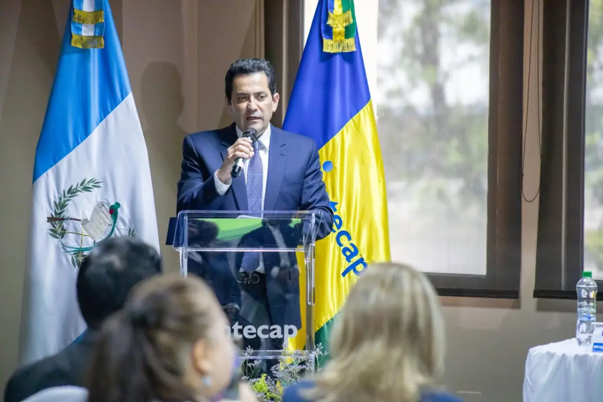 Becas INTECAP, Cortesía