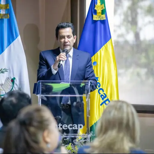 Becas INTECAP ,Cortesía