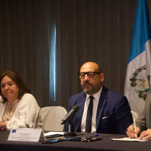 Los delegados de la Misión de Seguimiento Electoral de la UE al presentar el informe en Guatemala. ,Omar Solís/Emisoras Unidas