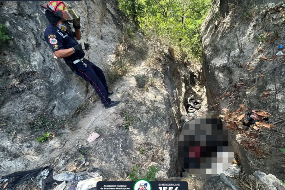 Los restos humanos fueron hallados abandonados en una cuneta., Bomberos Municipales Departamentales