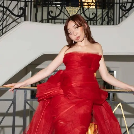 Nikki Lilly ,Redes sociales