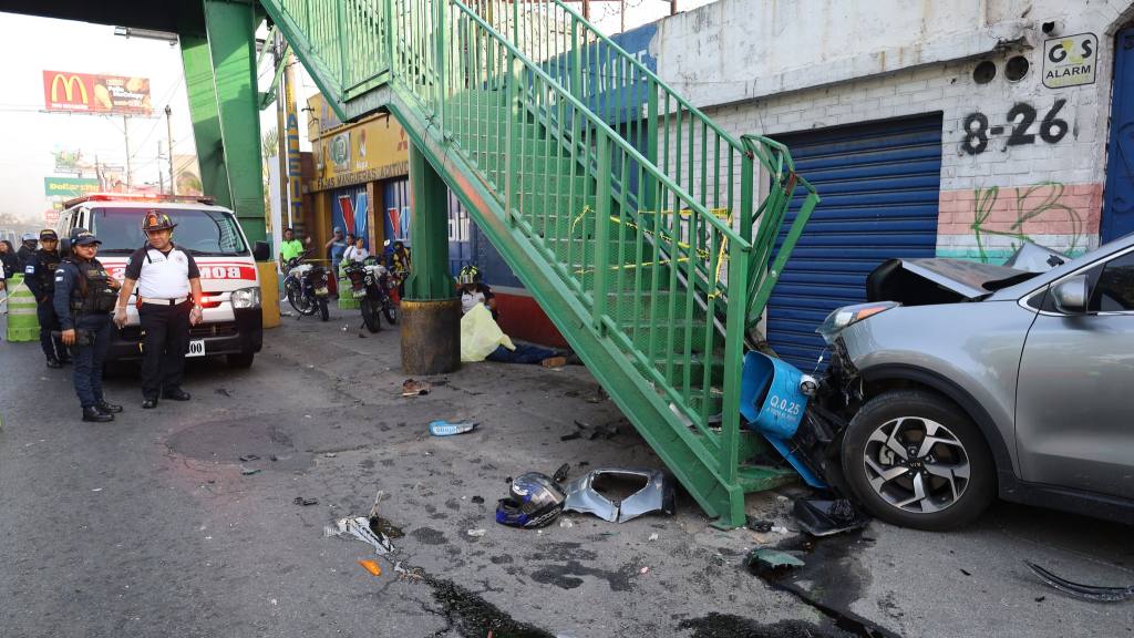 Accidente deja dos fallecidos y cierre en calzada Roosevelt | Bomberos Voluntarios