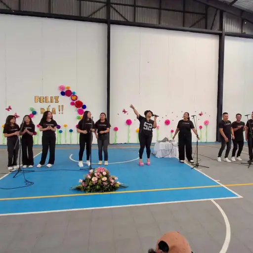 La SBS agradeció la dedicación de un tema musical para la familia. ,Álex Meoño.