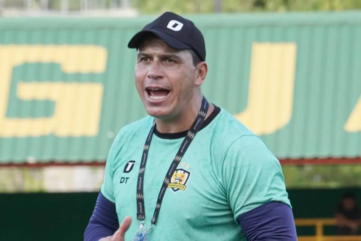 Deportivo Guastatoya confirma la salida de Dwight Pezzarossi como su estratega 