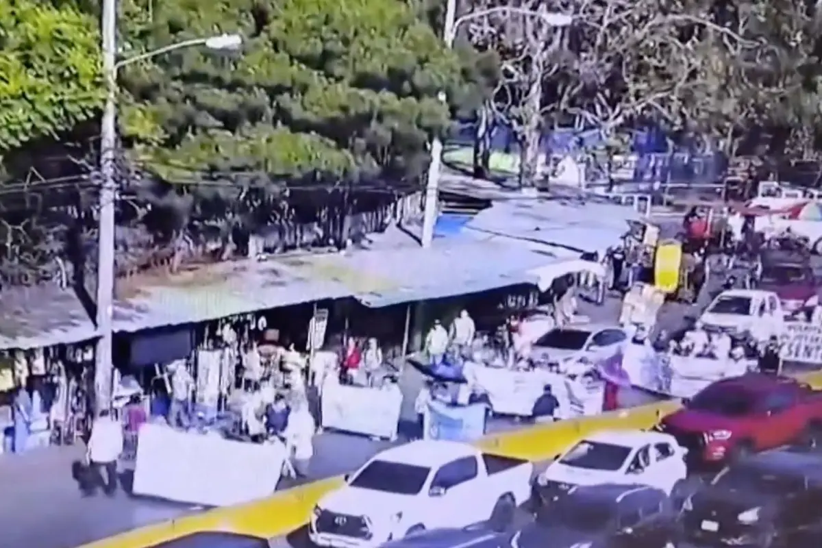 La marcha de salubristas salió desde la zona 11., PMT capitalina/Montejo