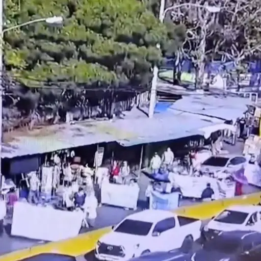 La marcha de salubristas salió desde la zona 11. ,PMT capitalina/Montejo