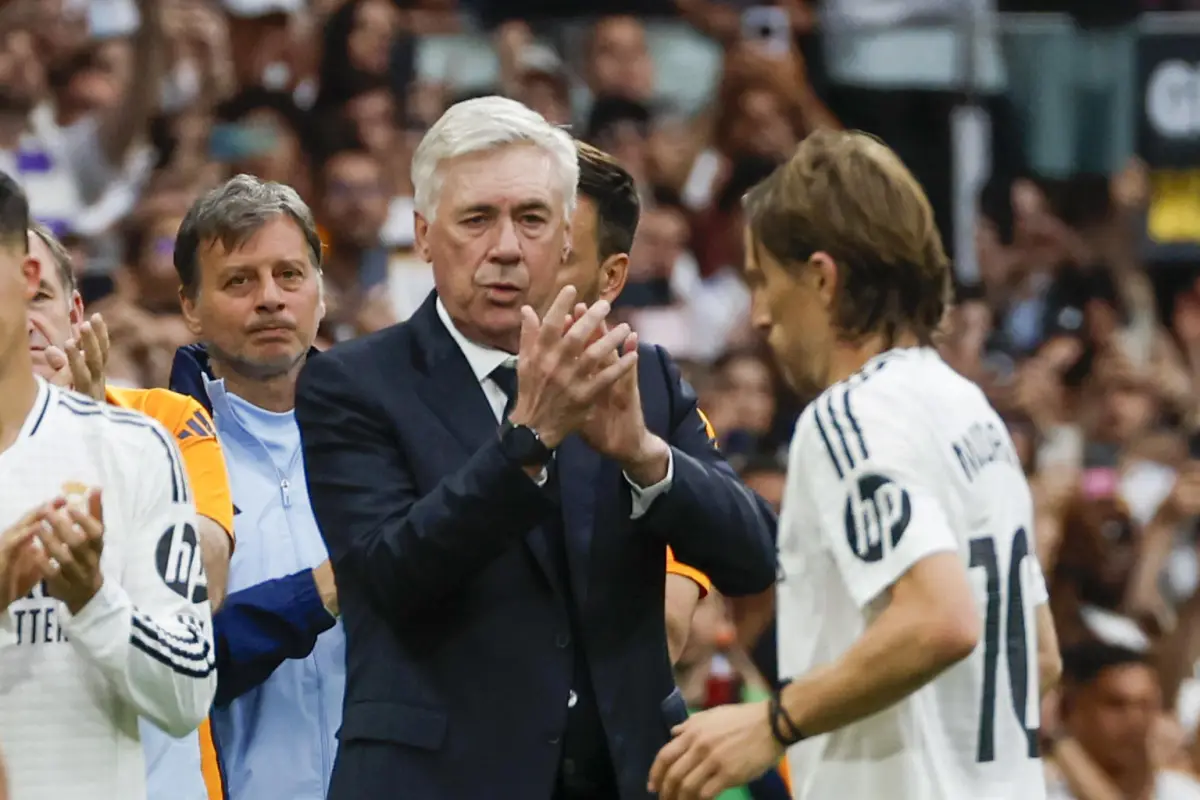 Carlo Ancelotti y Luka Modric se despidieron del Santiago Bernabéu - EFE