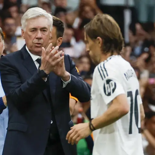 Carlo Ancelotti y Luka Modric se despidieron del Santiago Bernabéu - EFE