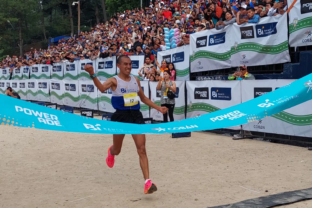 Alberto González gana la Media Maratón de Cobán 2025 - EU Cobán