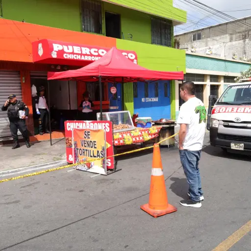 Las autoridades iniciaron las investigaciones después del ataque armado. ,Bomberos Voluntarios.
