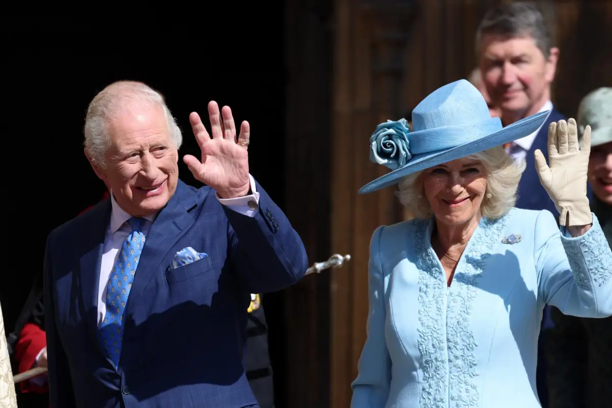 El rey Carlos III de Gran Bretaña (i) y la reina Camila (d), en una fotografía de archivo,  EFE/ANDY RAIN
