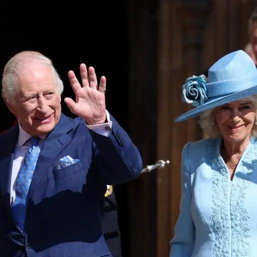 El rey Carlos III de Gran Bretaña (i) y la reina Camila (d), en una fotografía de archivo , EFE/ANDY RAIN