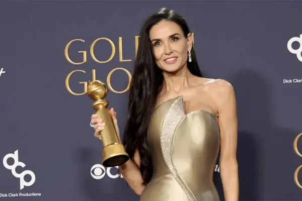 Tras ser nombrada la Mujer más bella, Demi Moore se muestra sin maquillaje