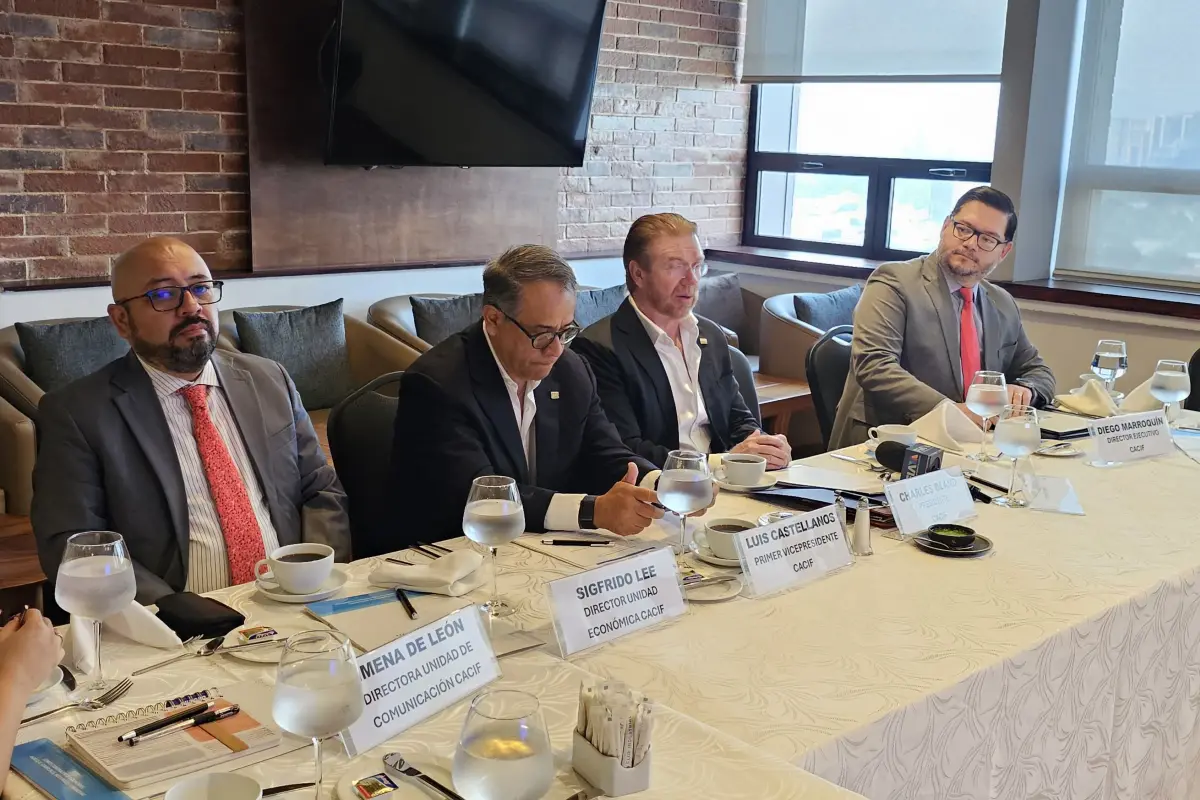 Miembros de CACIF ofrecieron una conferencia de prensa. , Foto Ángel Oliva