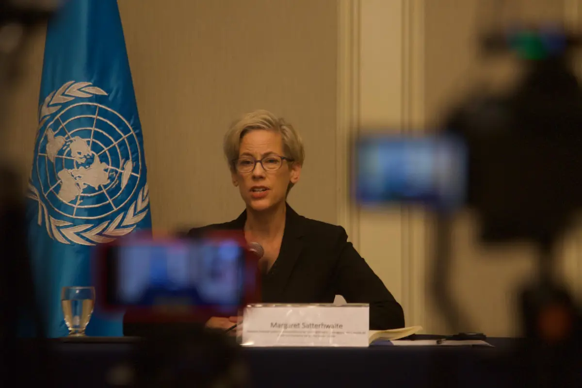 La relatora de la ONU, Margaret Satterthwaite, expone resultados de su visita a Guatemala., Omar Solís/Emisoras Unidas